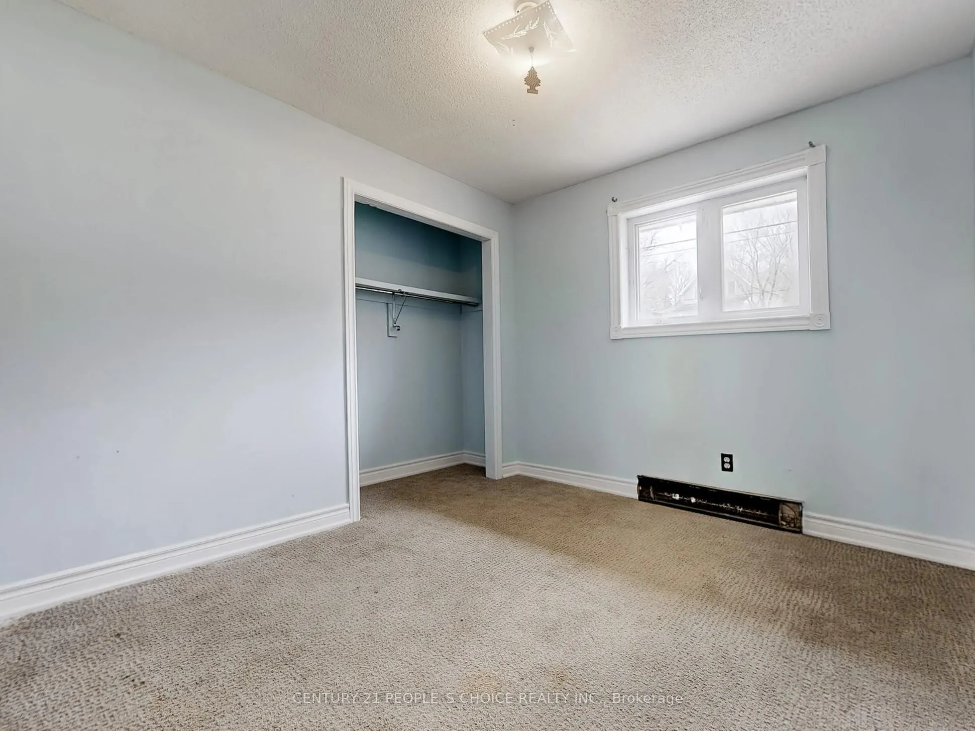 156 Main Street W