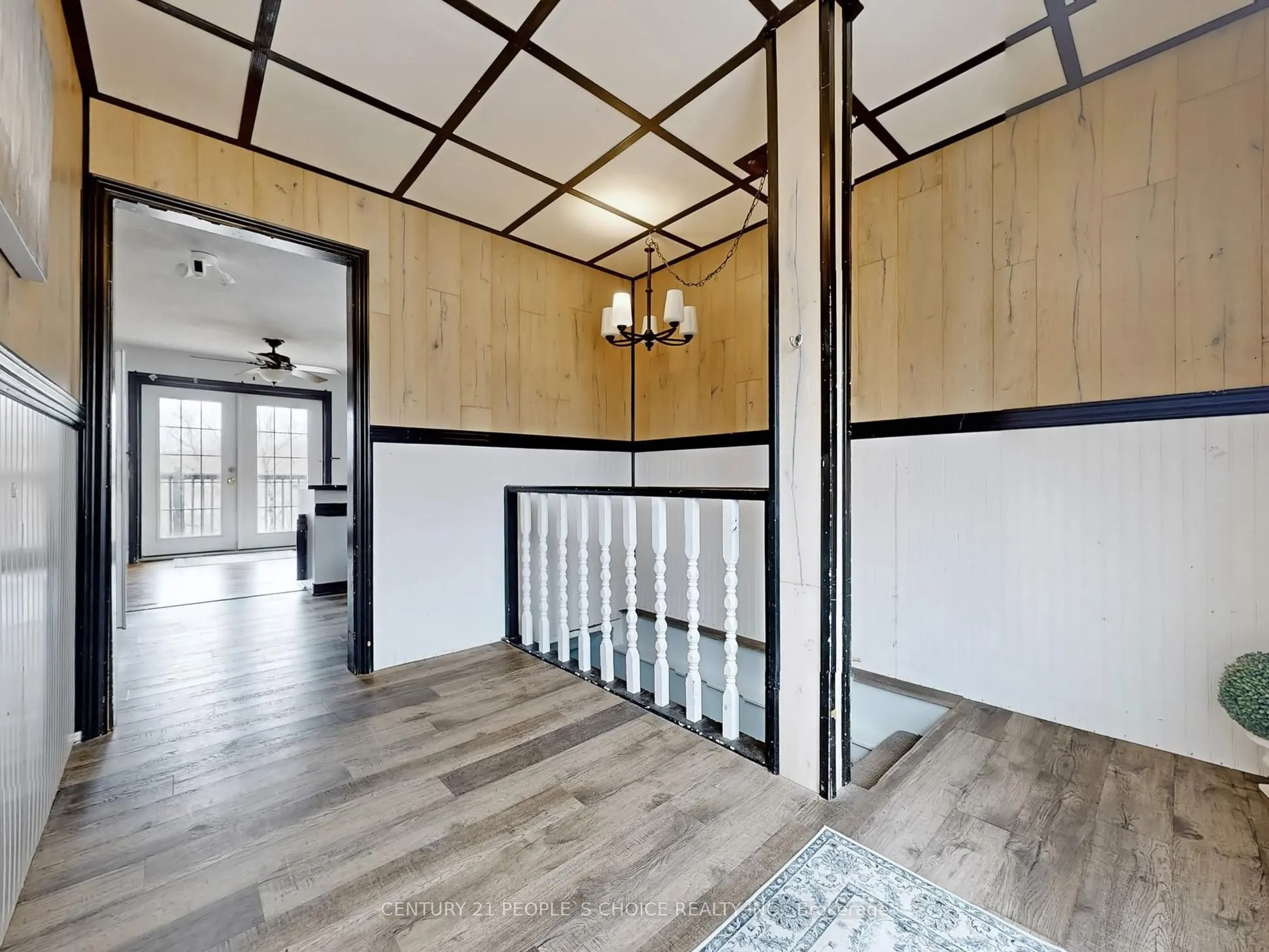 156 Main Street W