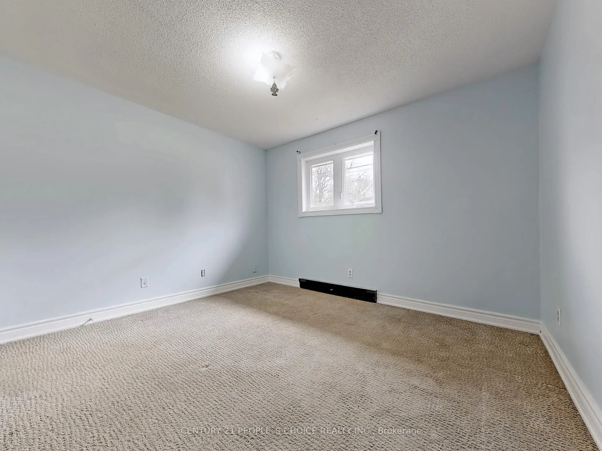 156 Main Street W