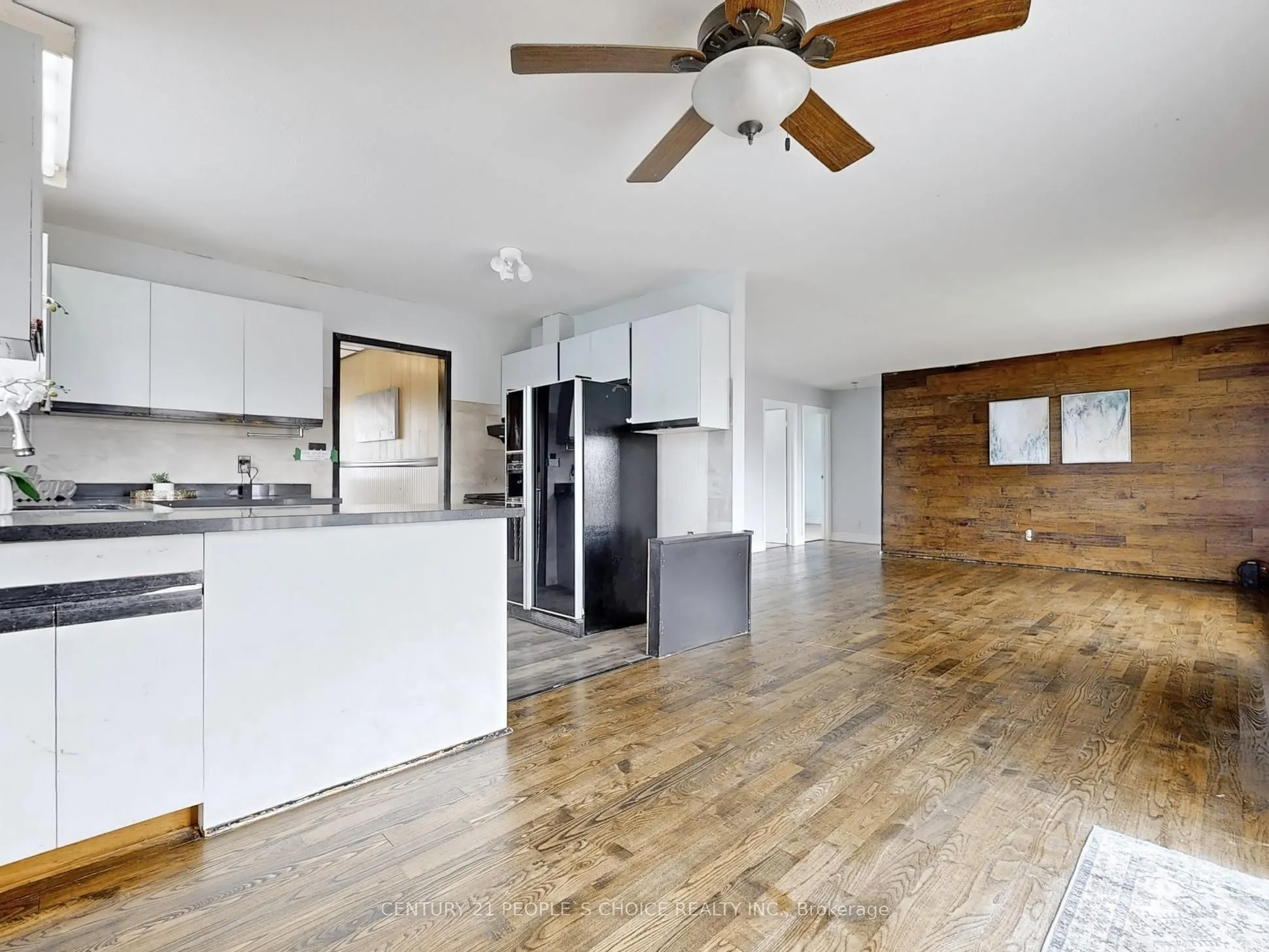 156 Main Street W