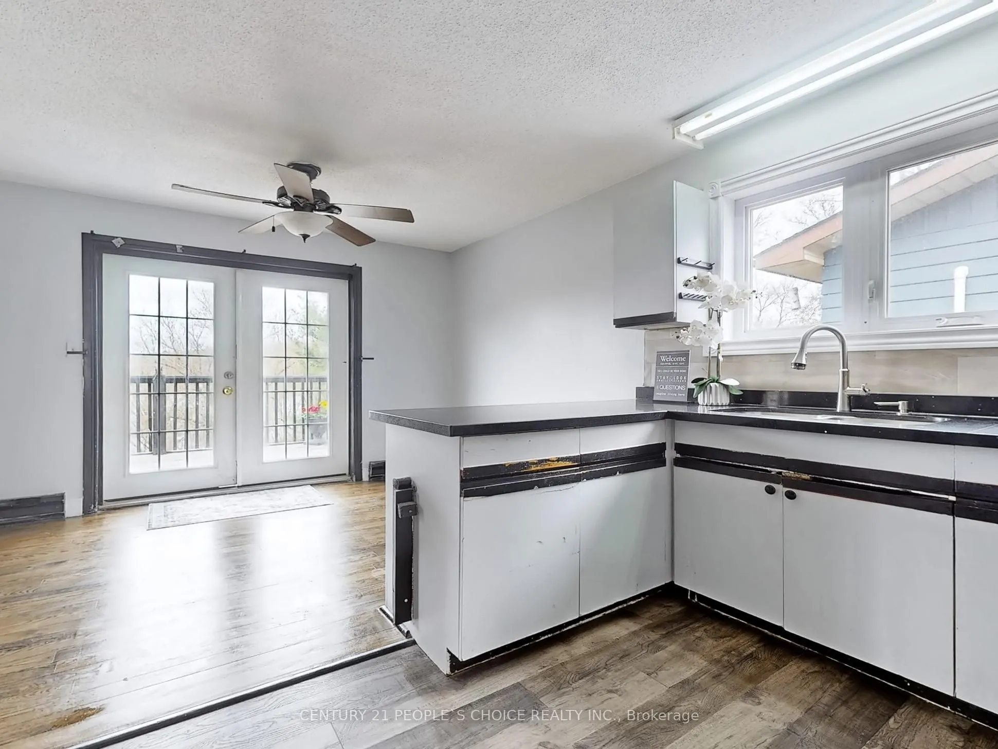 156 Main Street W