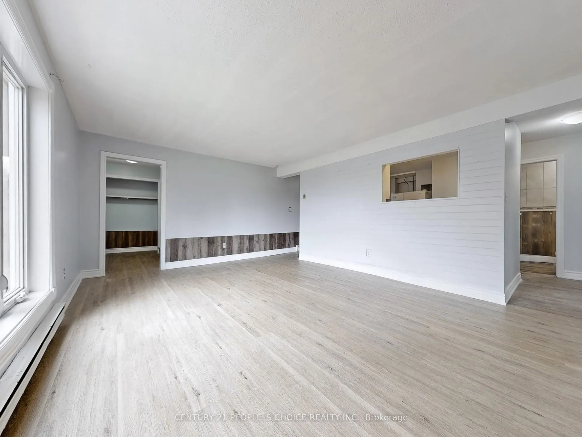 156 Main Street W