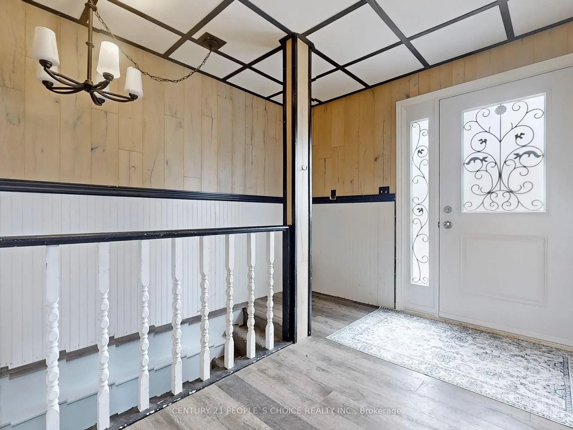 156 Main Street W