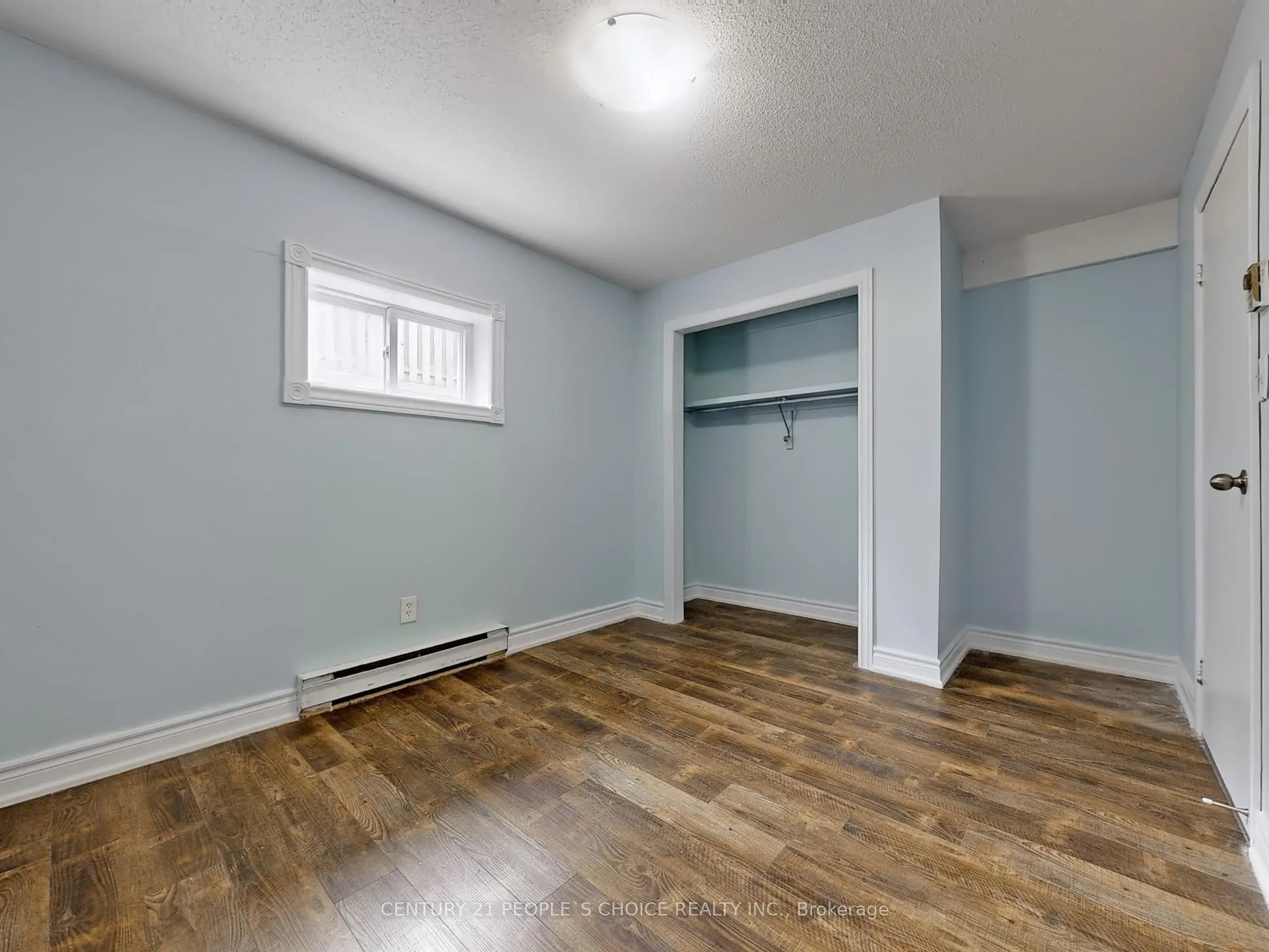 156 Main Street W