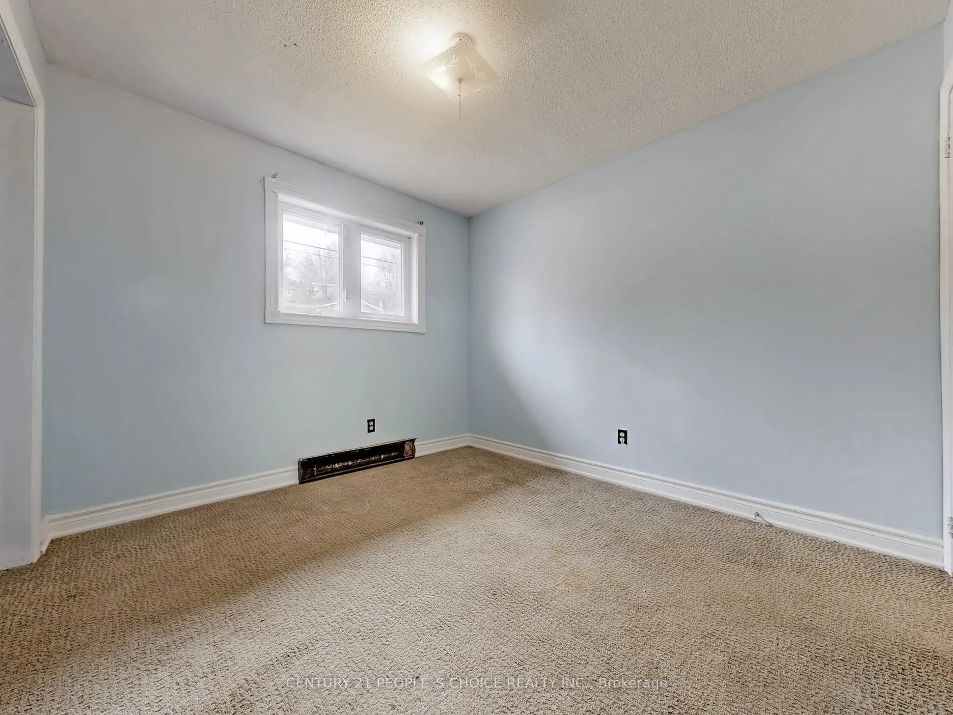 156 Main Street W