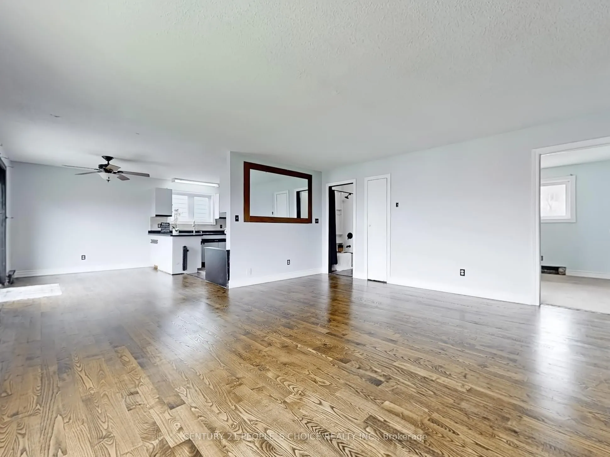 156 Main Street W