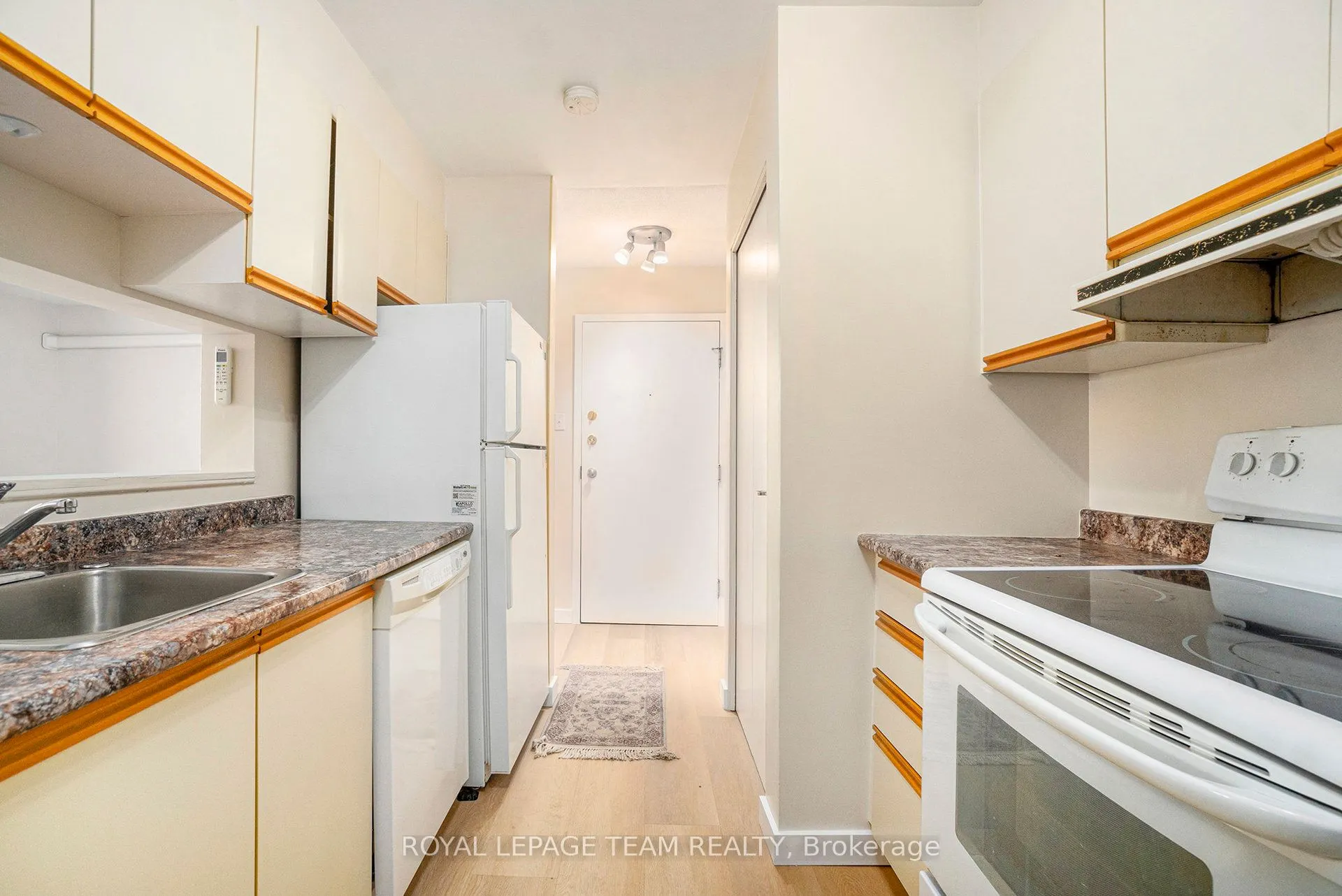 218 Viewmount Drive, #415