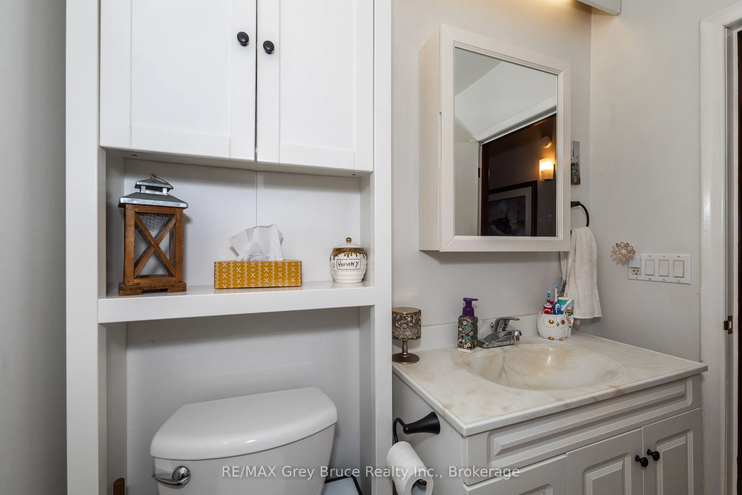 836 11TH Street W