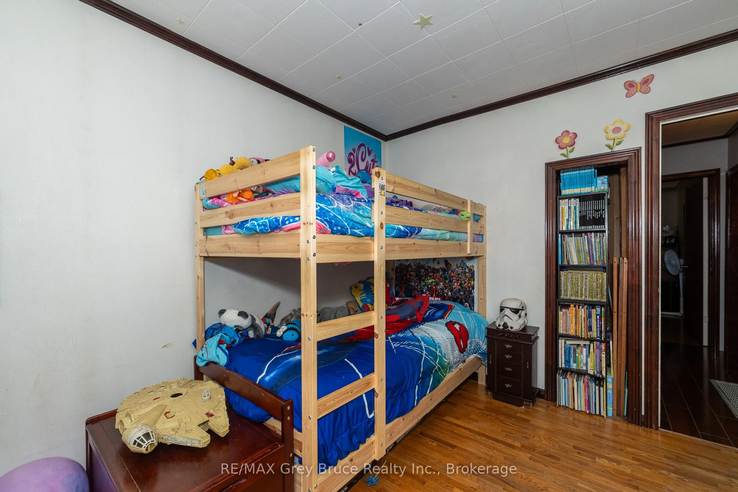 836 11TH Street W