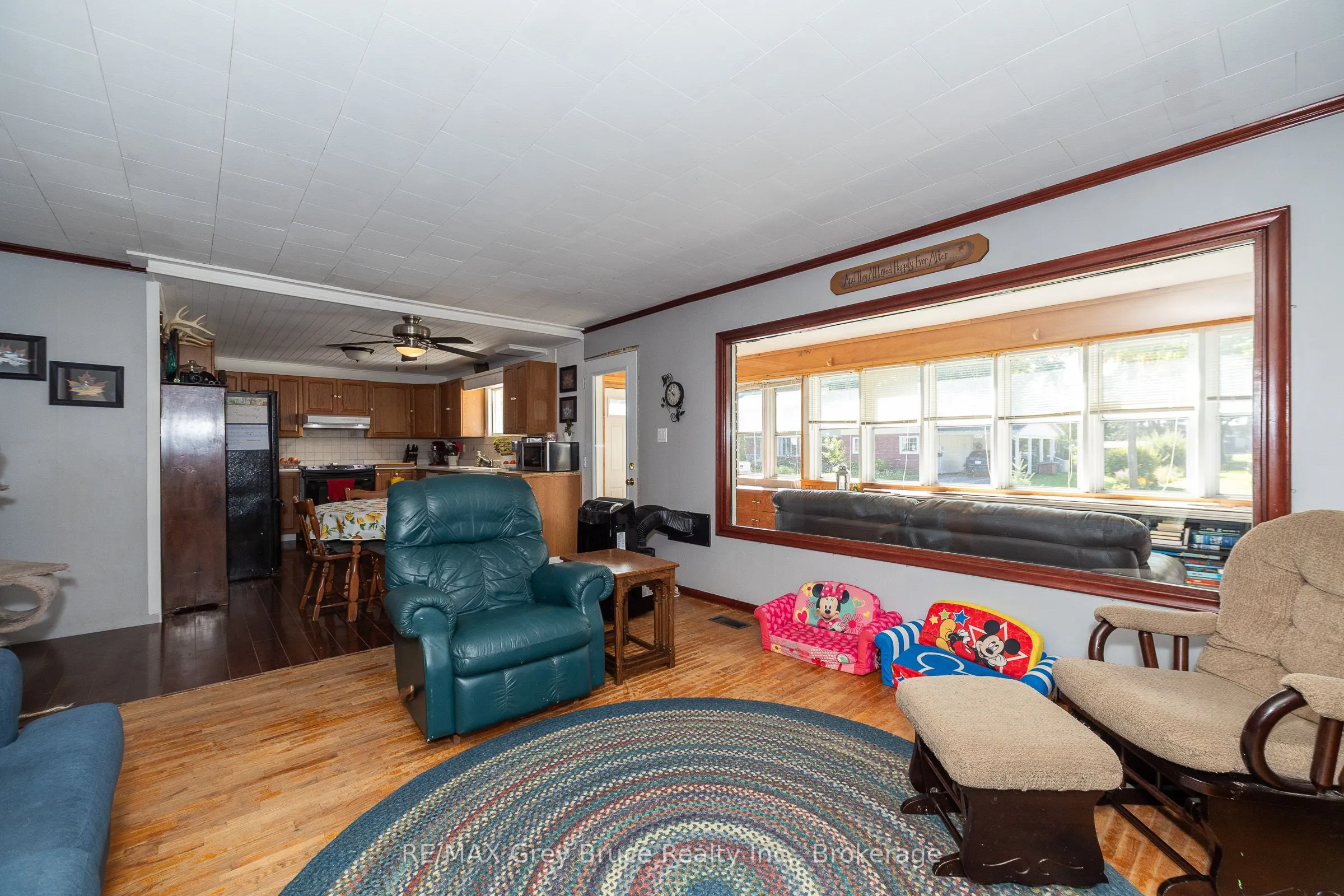 836 11TH Street W