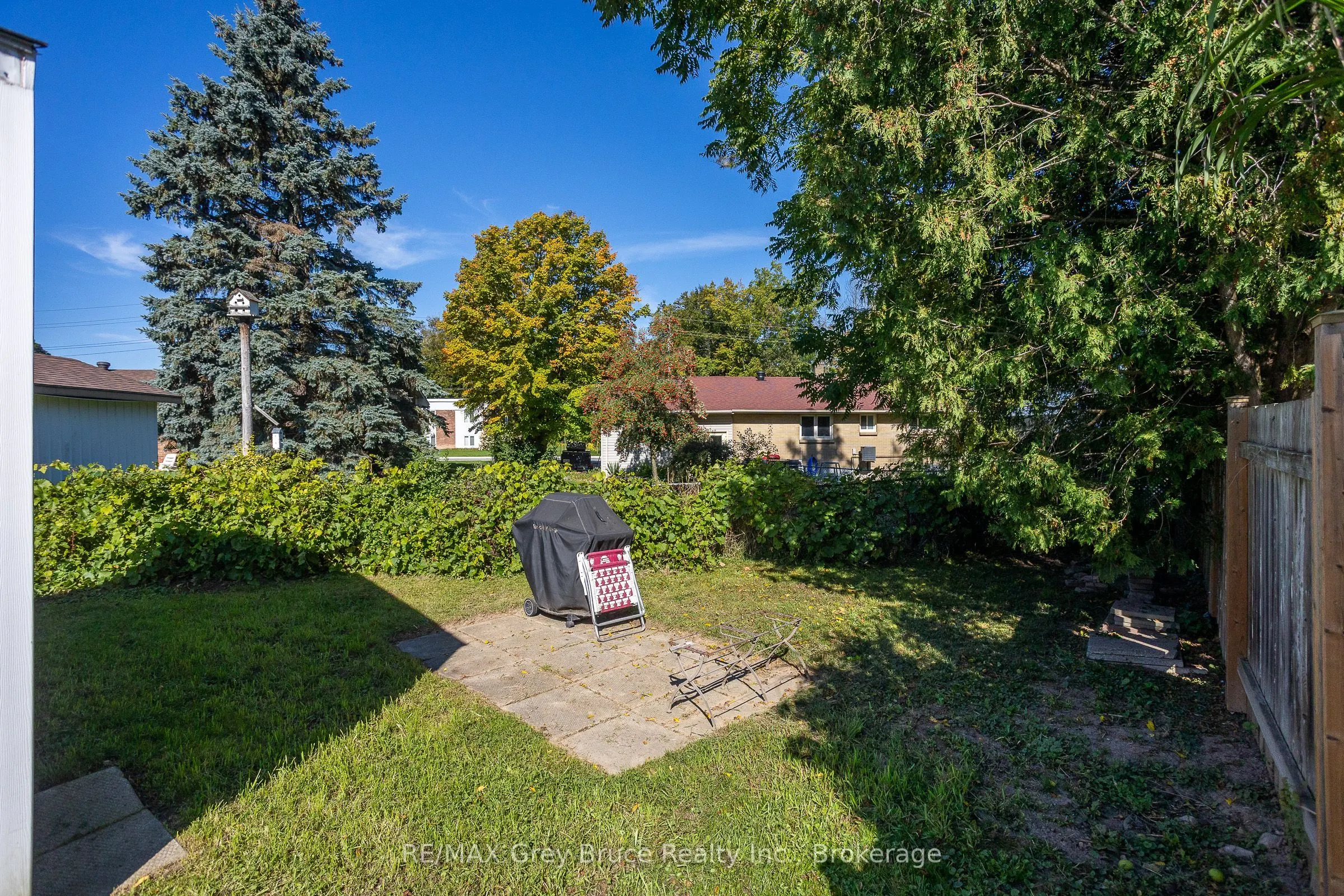 836 11TH Street W