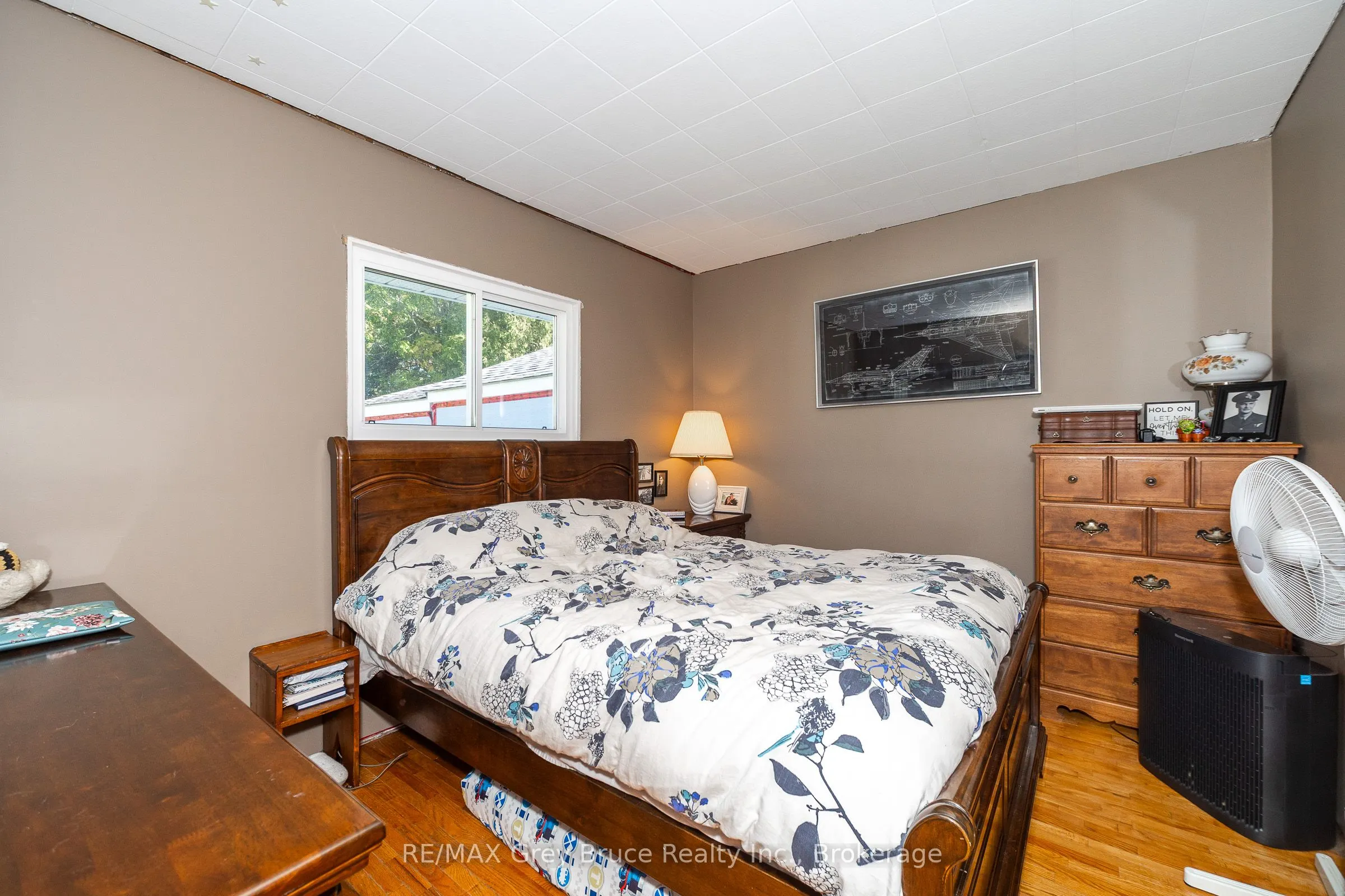 836 11TH Street W