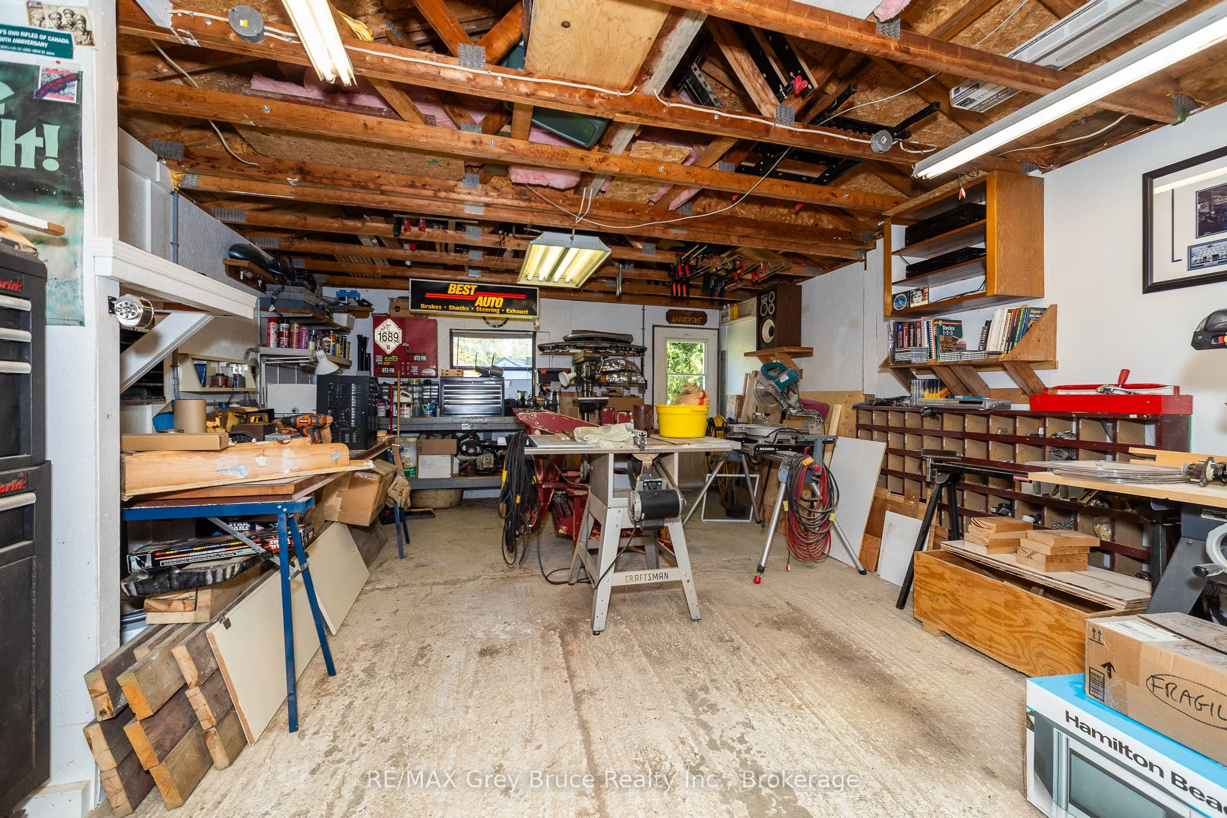 836 11TH Street W