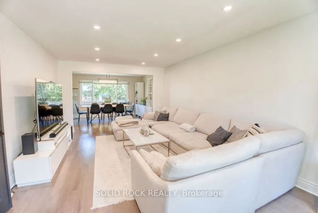 13 Weatherwood Crescent