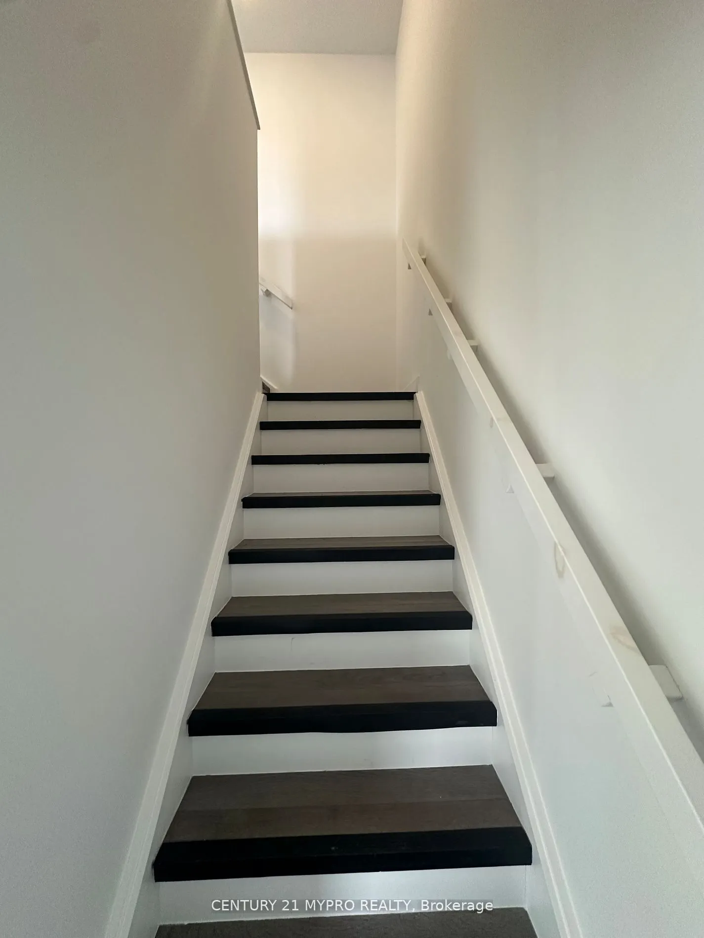 27 DENISTOUN Street