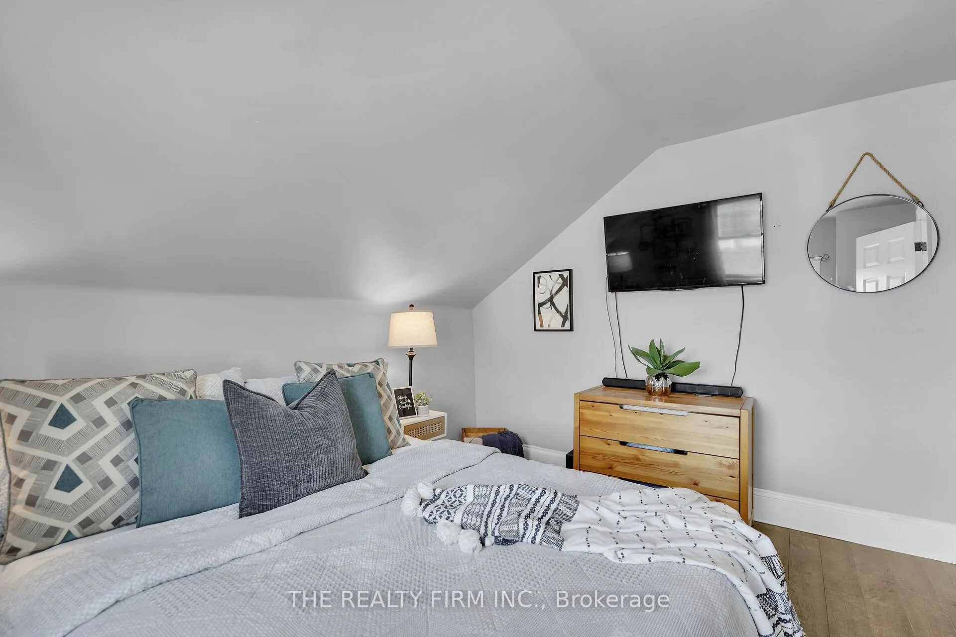 278 Upper Queen Avenue