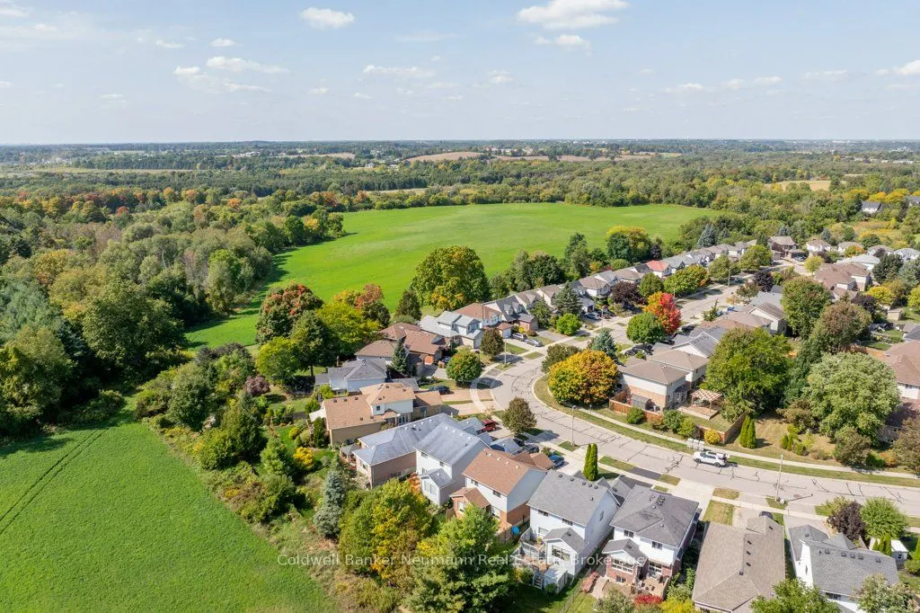71 Waxwing Crescent