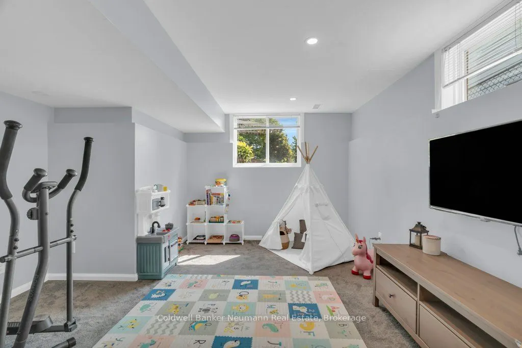 71 Waxwing Crescent
