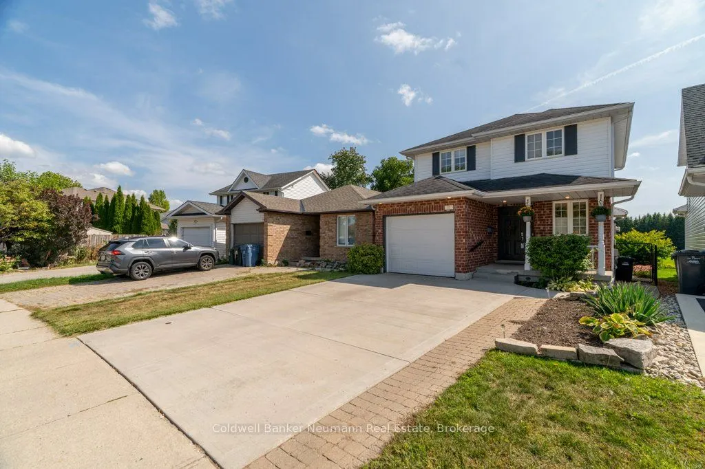 71 Waxwing Crescent