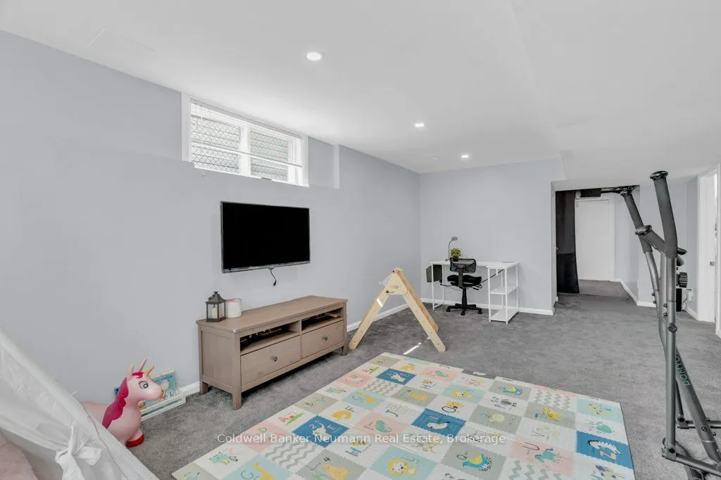71 Waxwing Crescent
