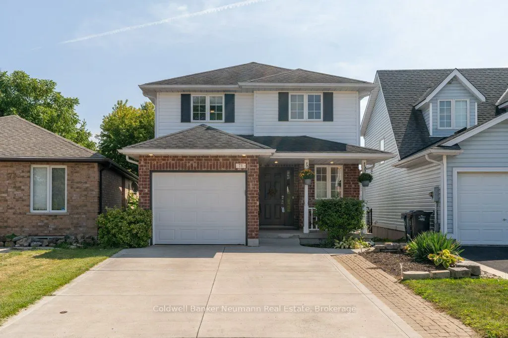 71 Waxwing Crescent