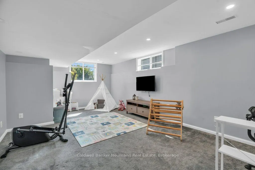 71 Waxwing Crescent
