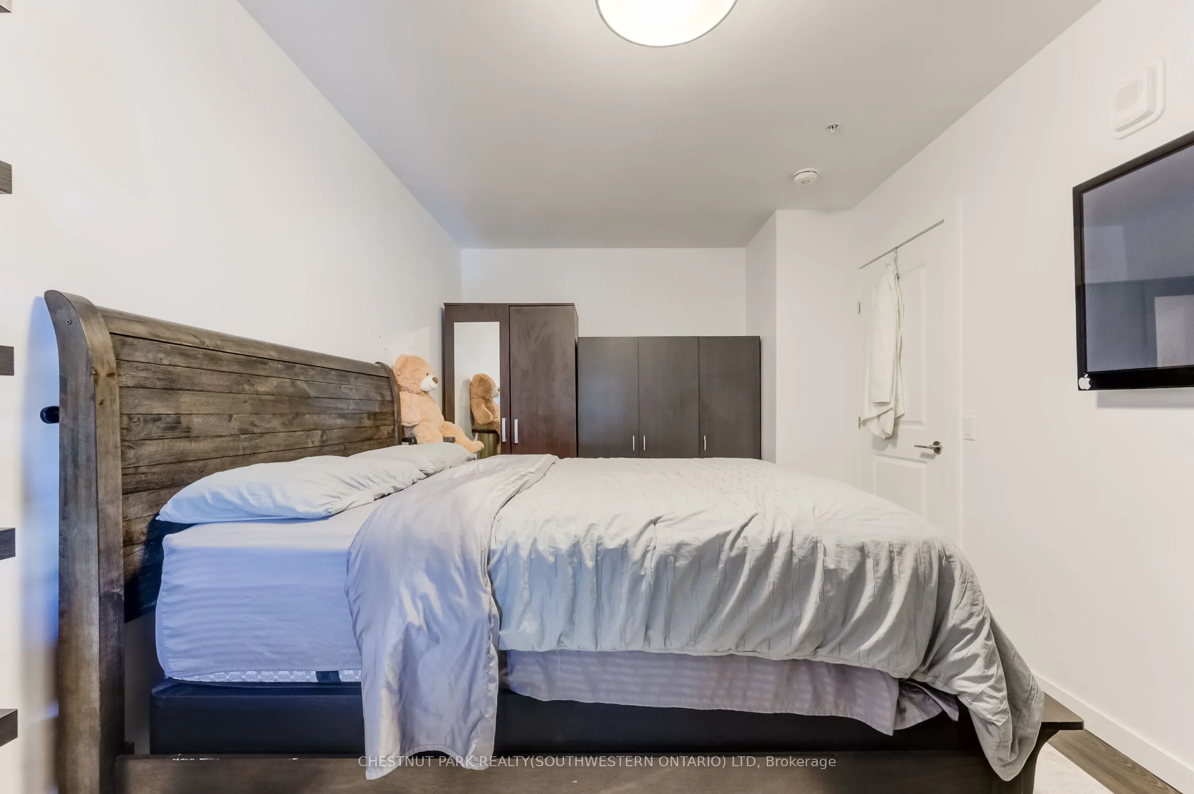 181 King Street S, #1811