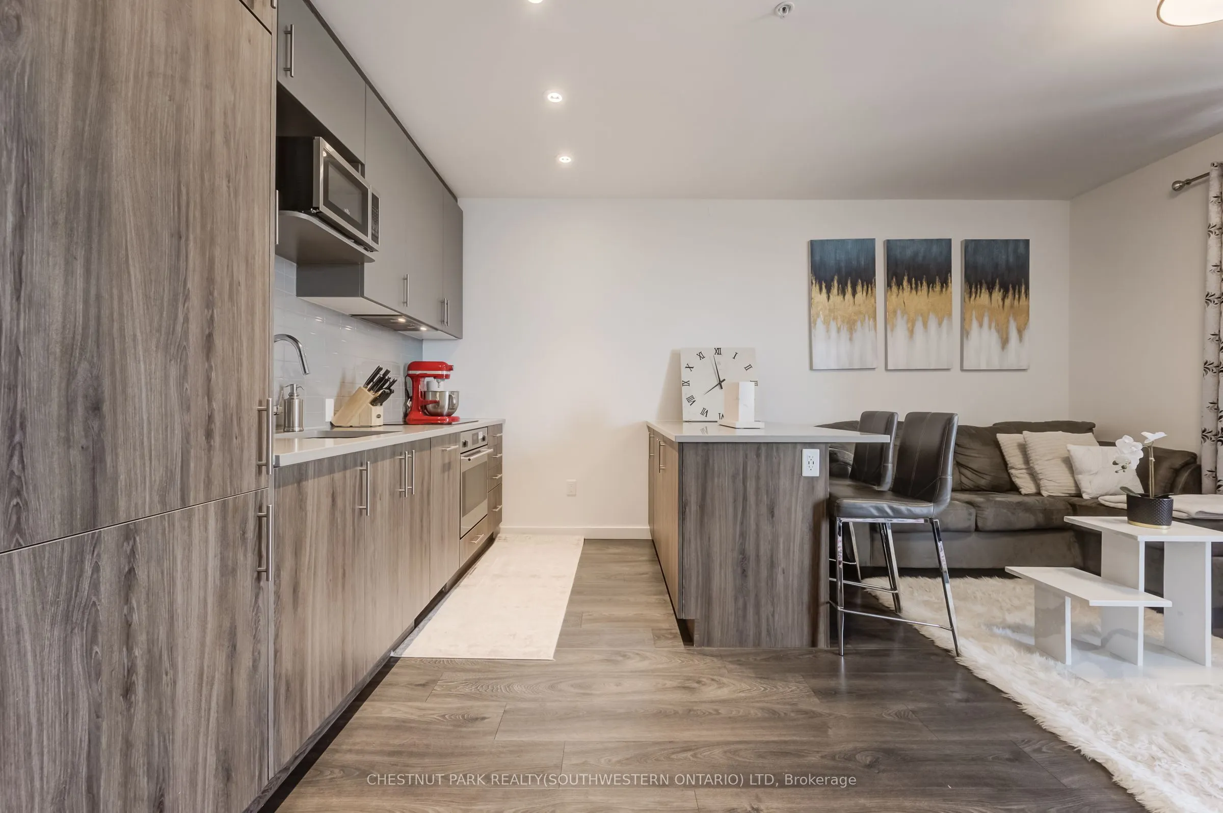 181 King Street S, #1811