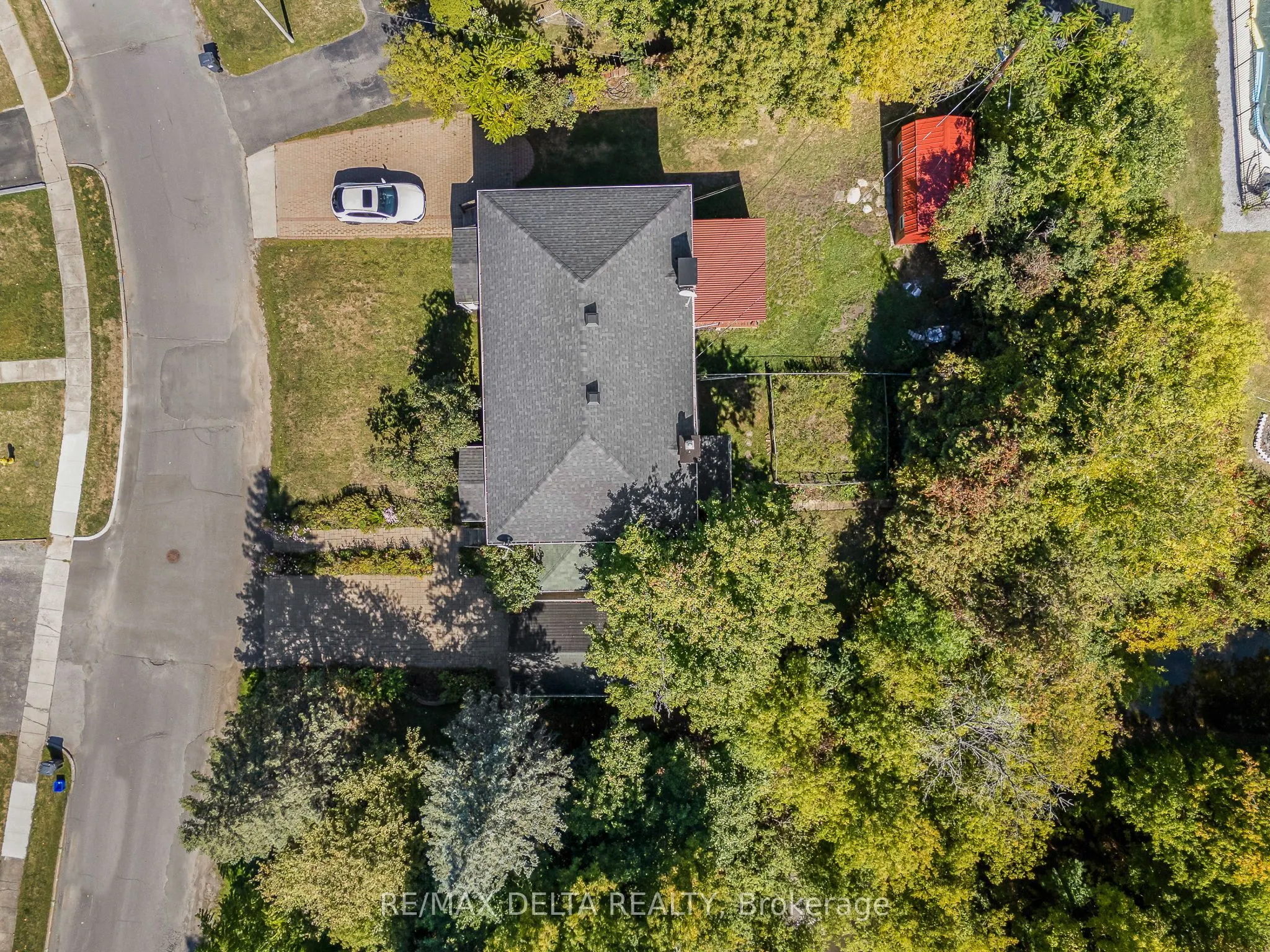 487 Allan Street