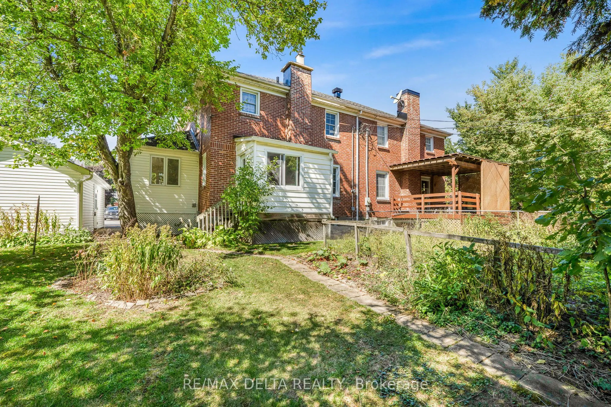 487 Allan Street