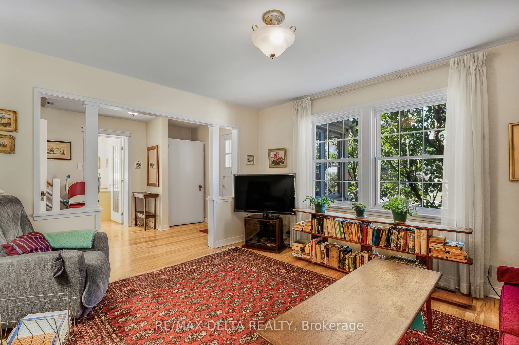 487 Allan Street