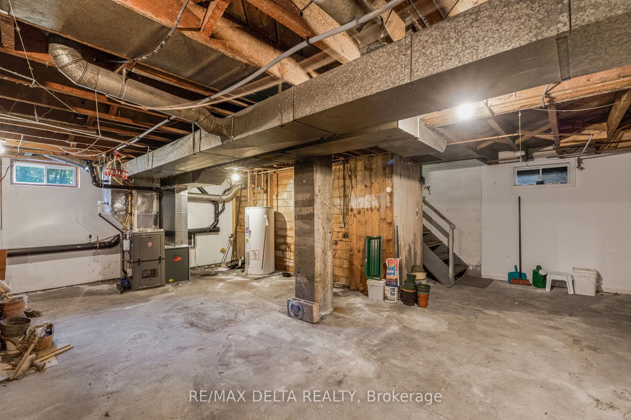 487 Allan Street