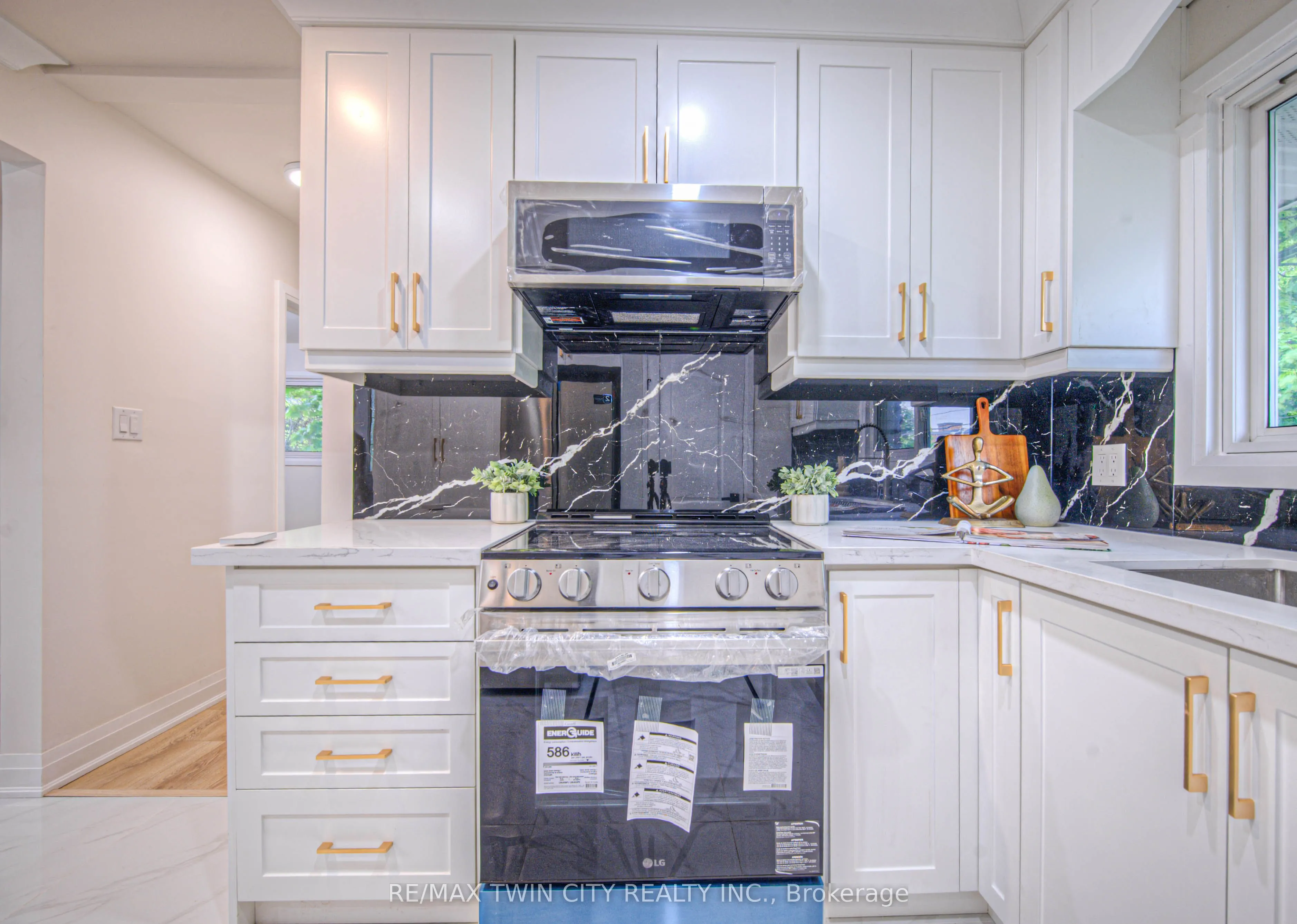 76 Ravine Drive