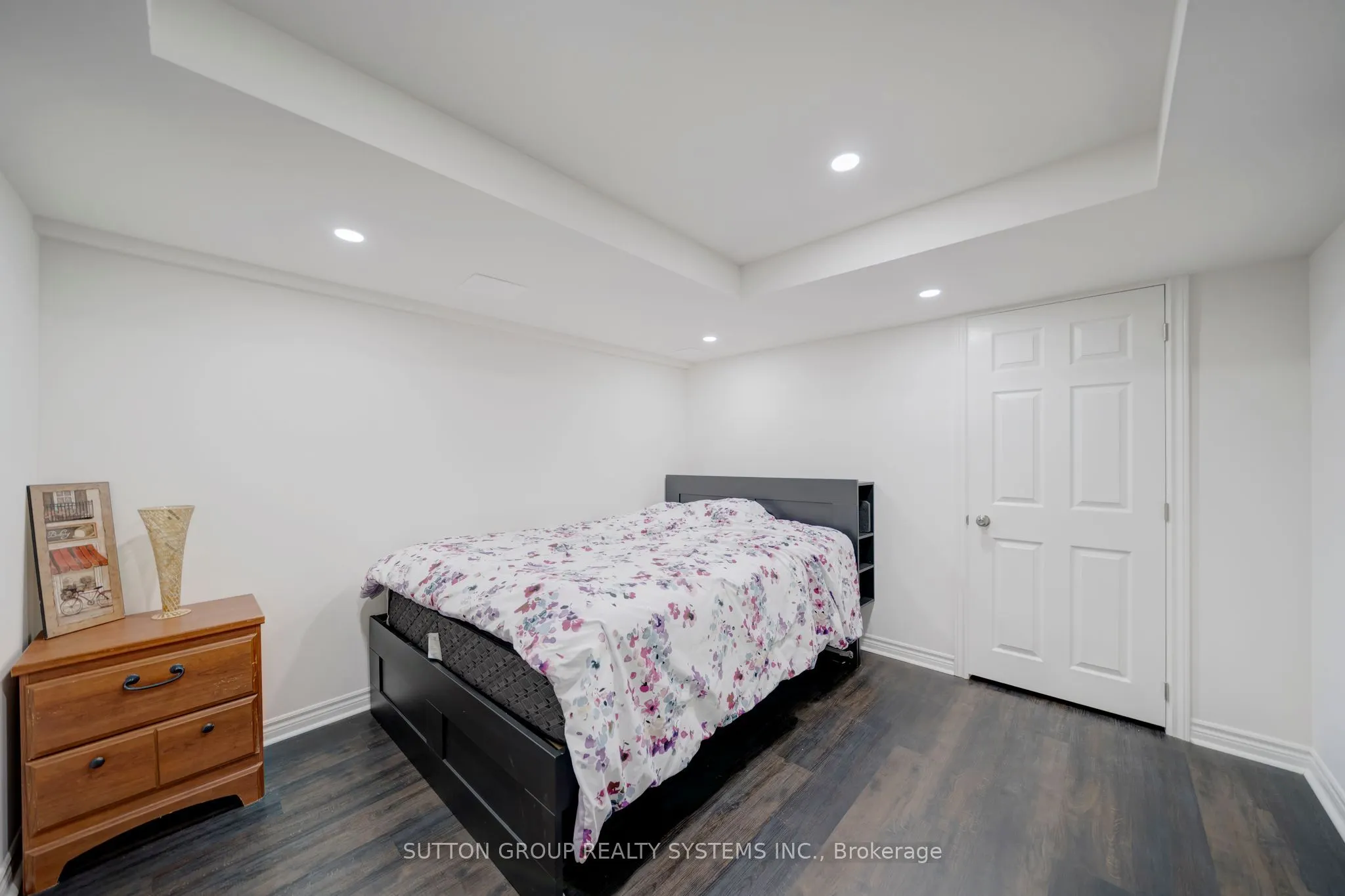8017 Hampton Court