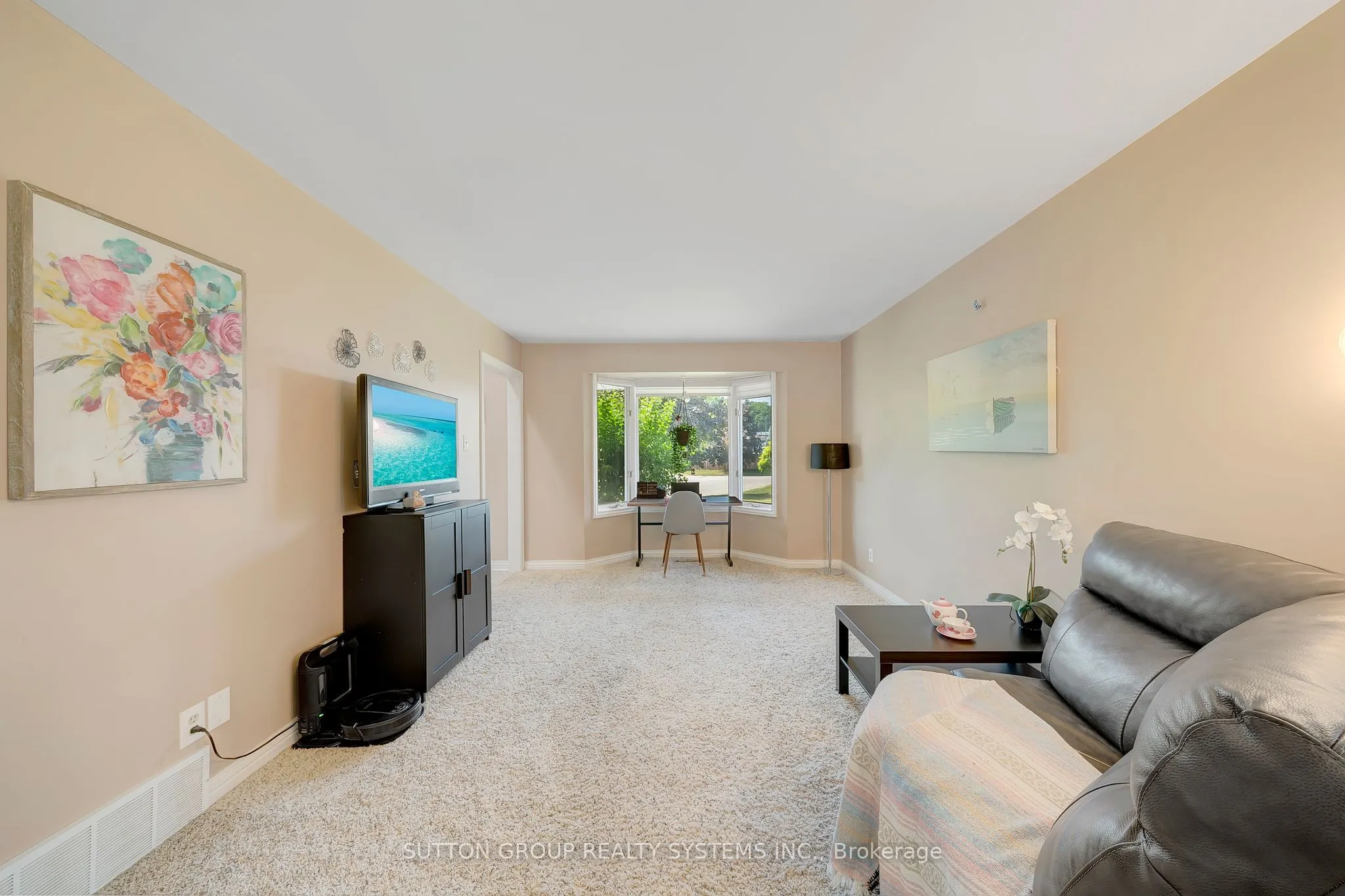 8017 Hampton Court