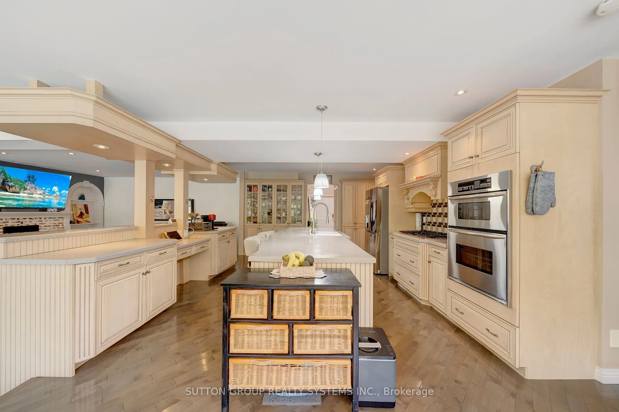 8017 Hampton Court