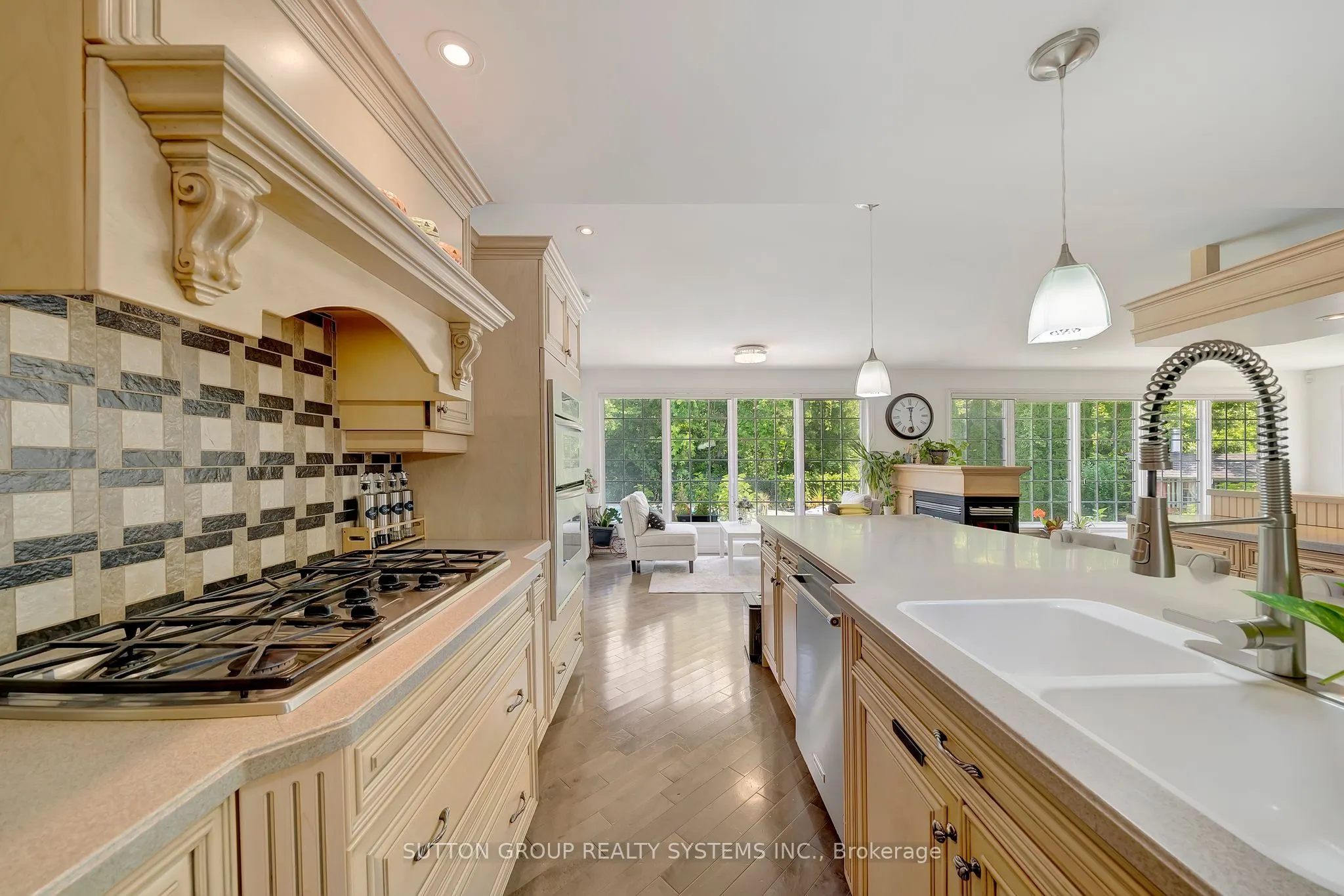 8017 Hampton Court