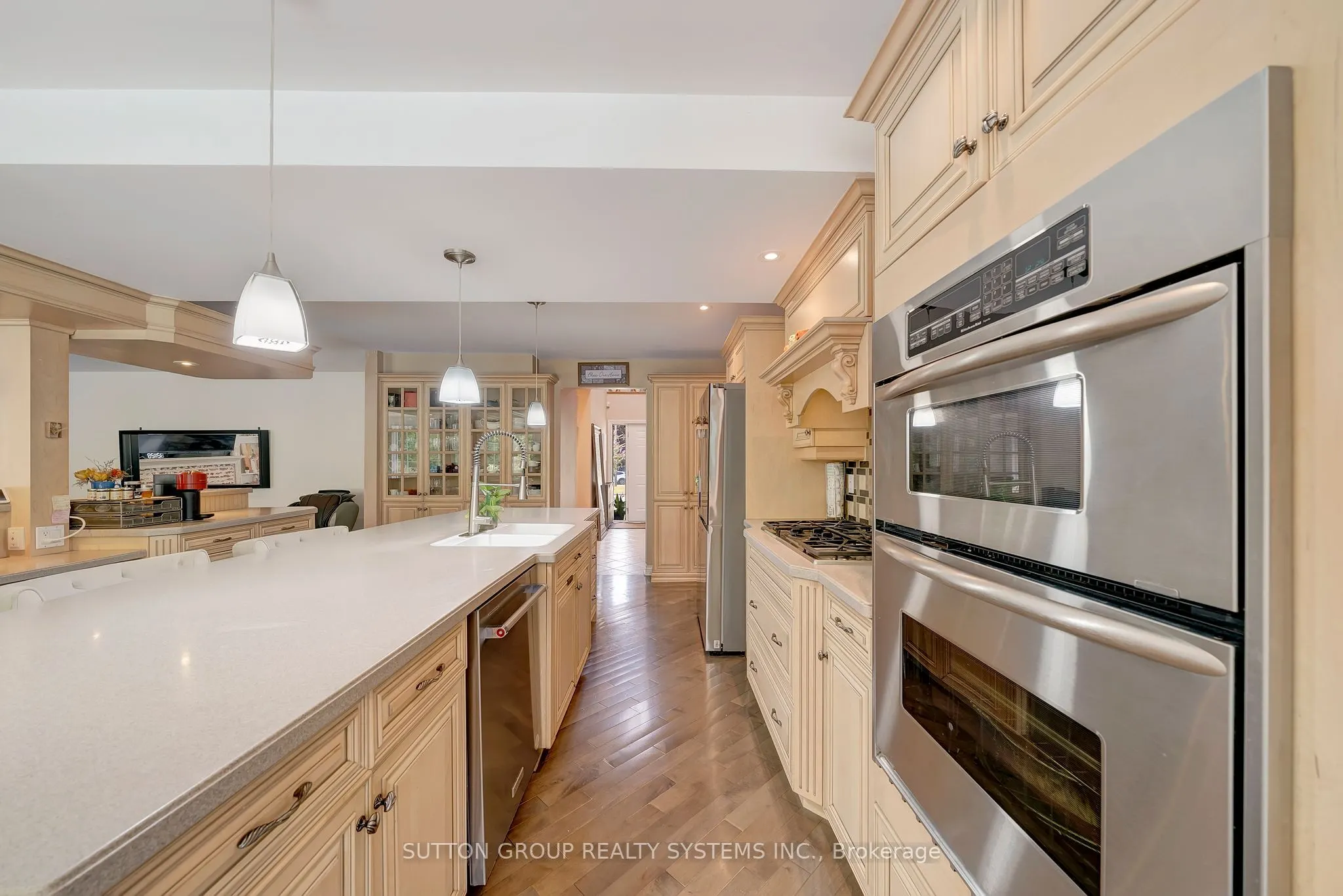 8017 Hampton Court
