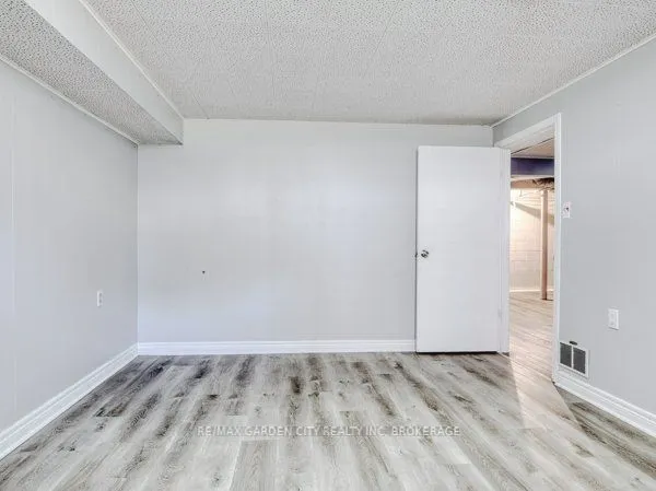 11 Bonavem Drive