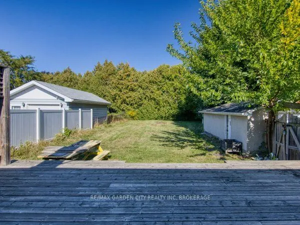 11 Bonavem Drive