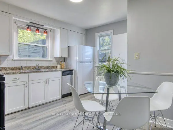 11 Bonavem Drive