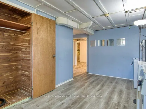 11 Bonavem Drive