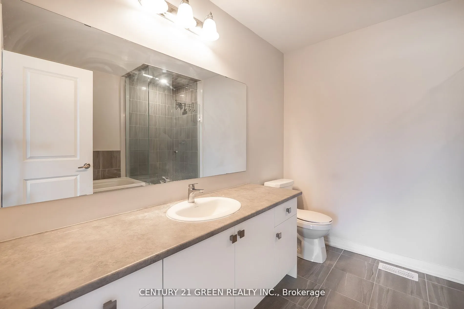 585 Colborne Street, #Upper Level - 104