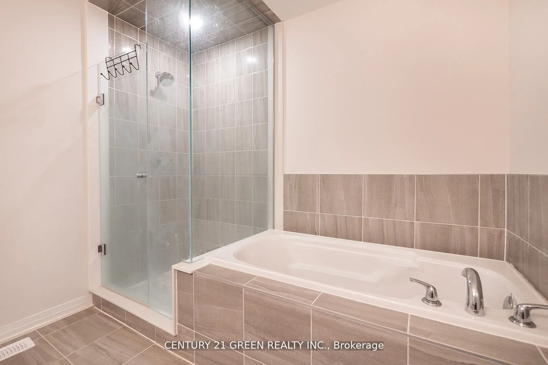 585 Colborne Street, #Upper Level - 104