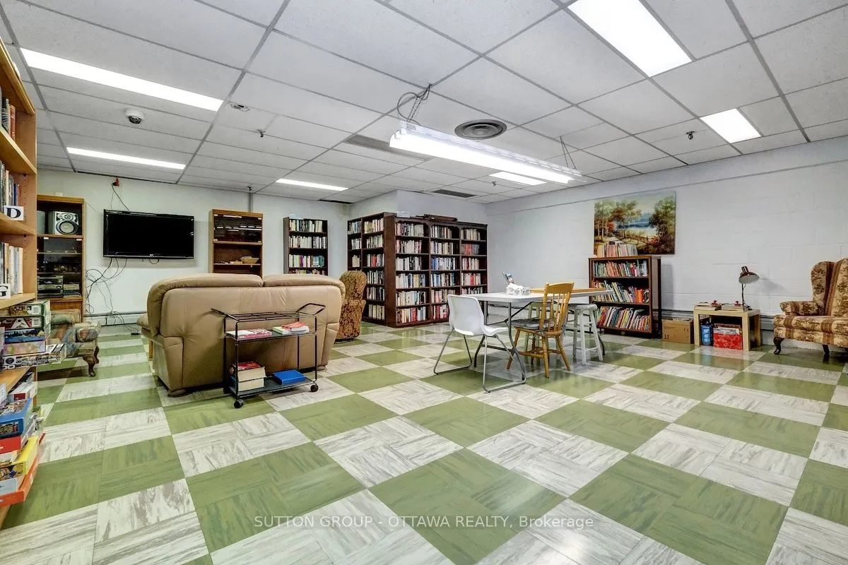 665 Bathgate Drive, #405