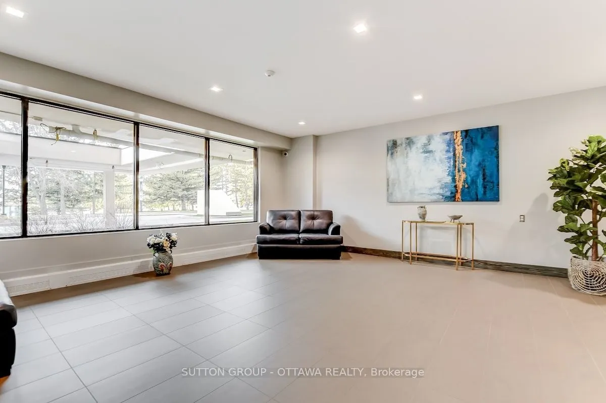 665 Bathgate Drive, #405