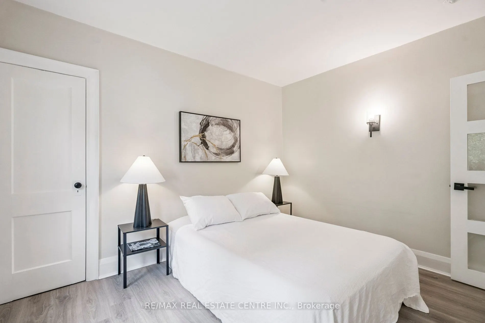 196 Silvercreek Parkway S