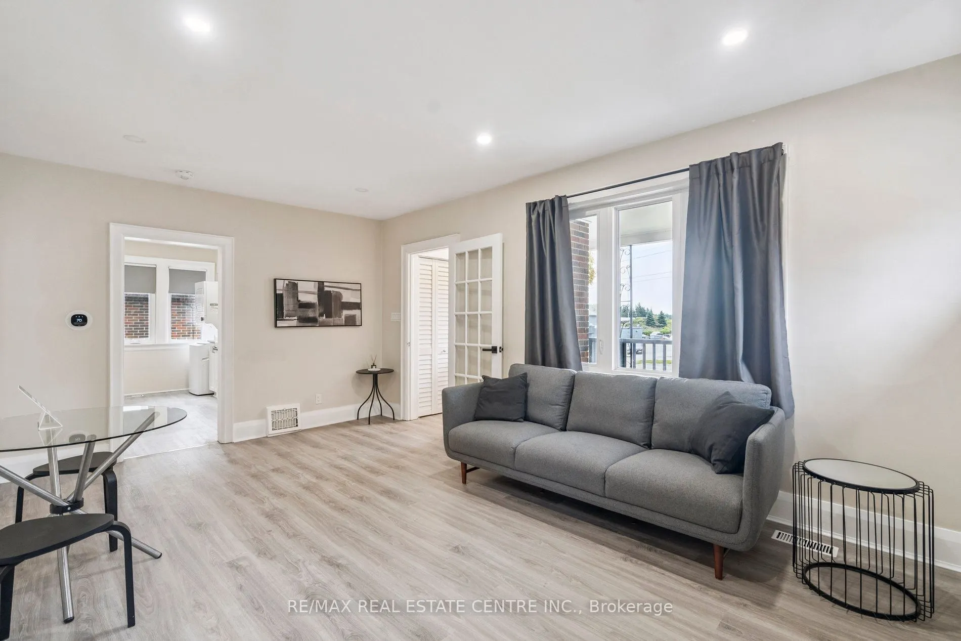 196 Silvercreek Parkway S