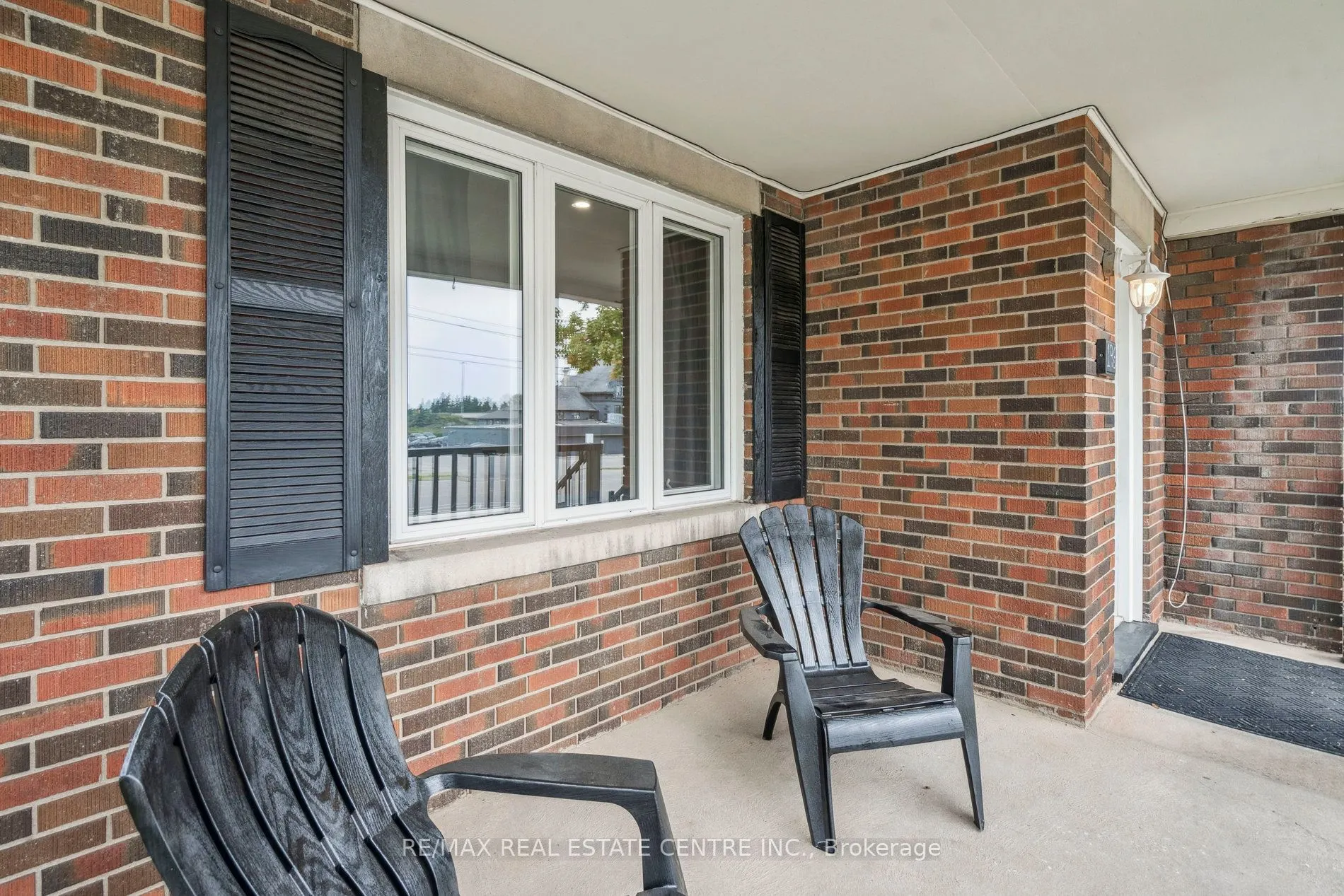 196 Silvercreek Parkway S
