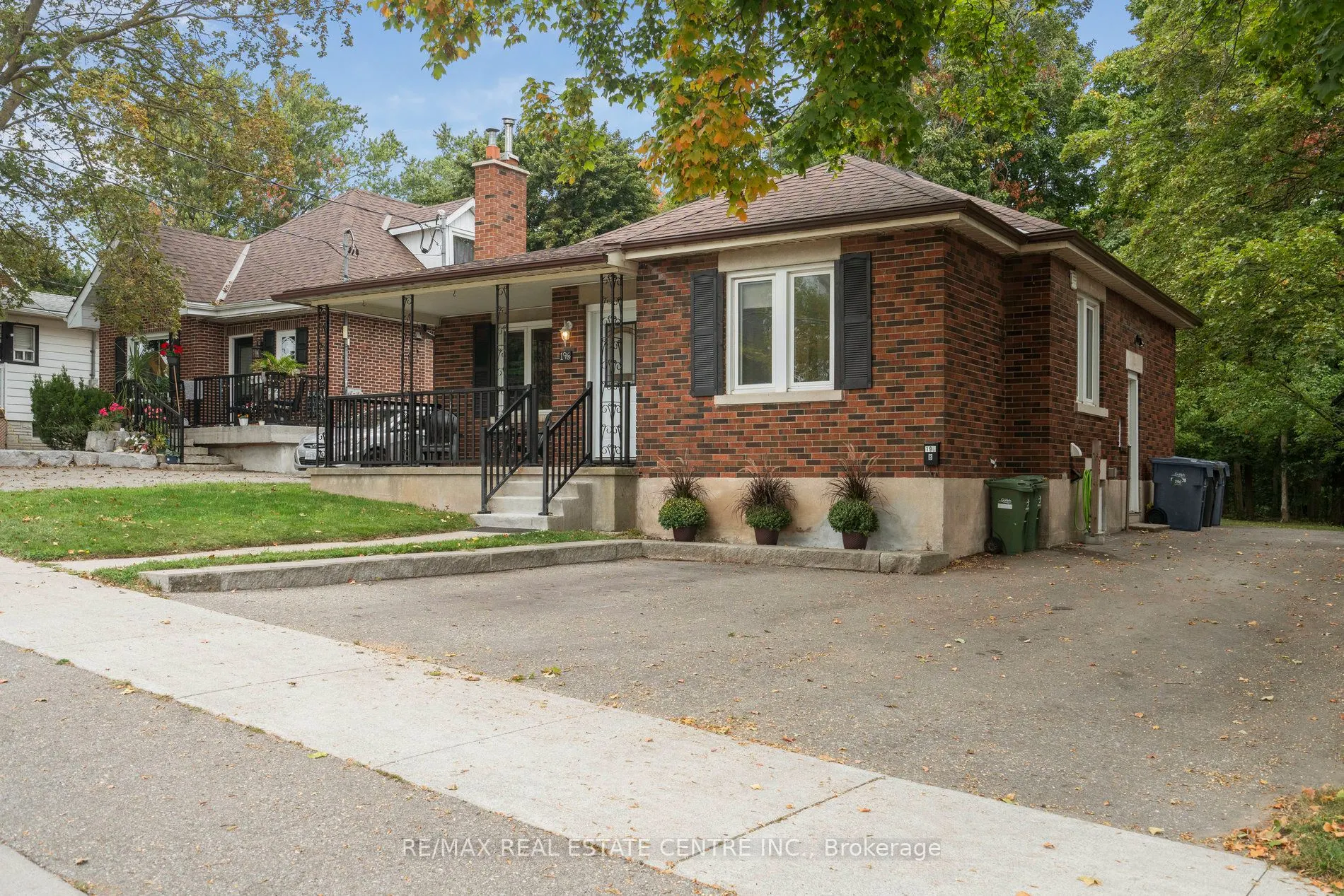 196 Silvercreek Parkway S